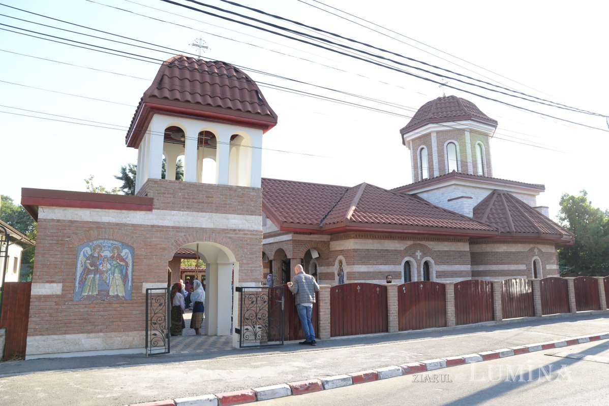 Înnoire și sfințire la biserica Parohiei „Sfânta Irina” din Voluntari 183752