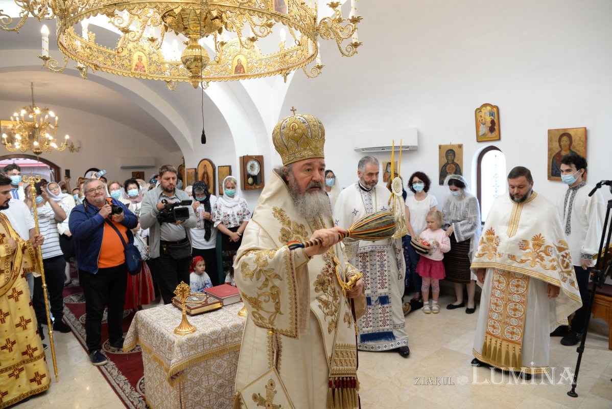 Înnoire și sfințire la biserica Parohiei „Sfânta Irina” din Voluntari 183758