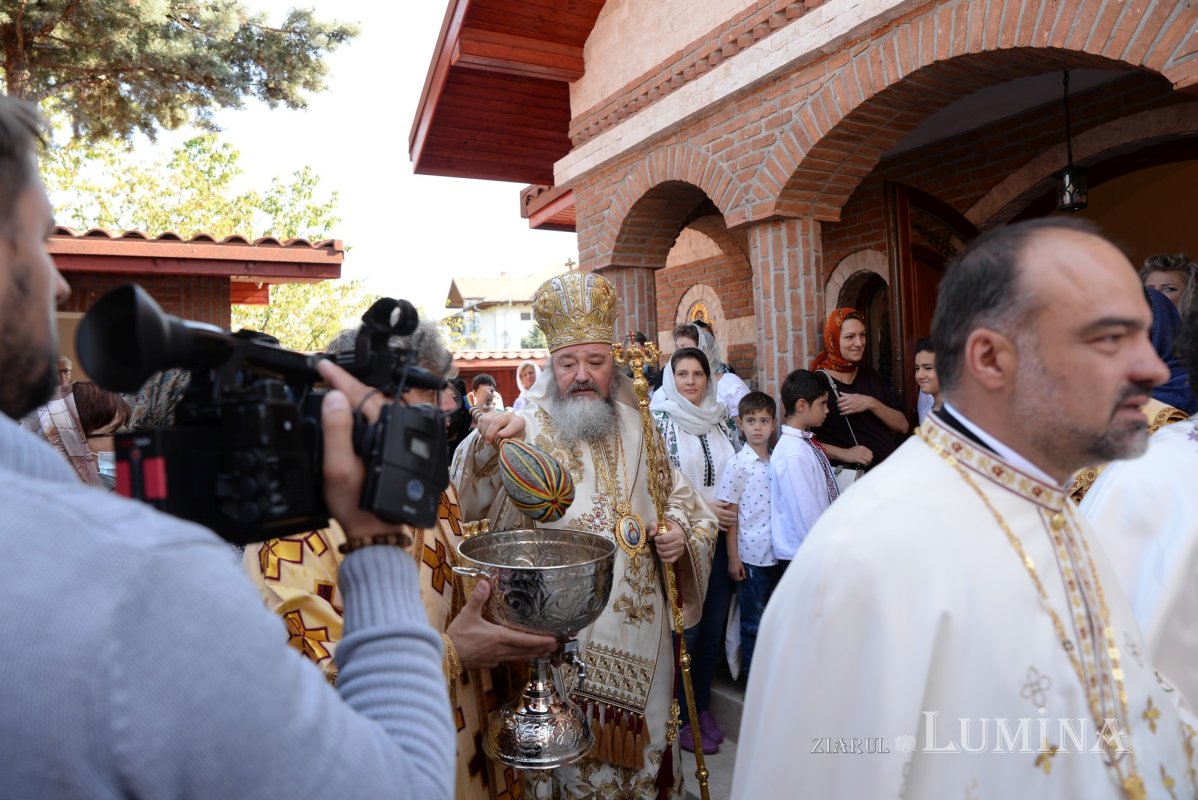 Înnoire și sfințire la biserica Parohiei „Sfânta Irina” din Voluntari 183759