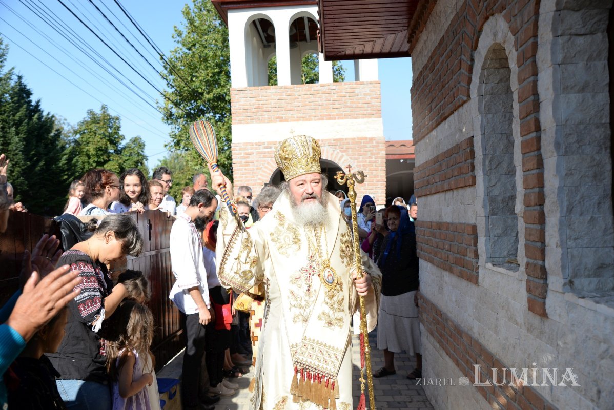 Înnoire și sfințire la biserica Parohiei „Sfânta Irina” din Voluntari 183760