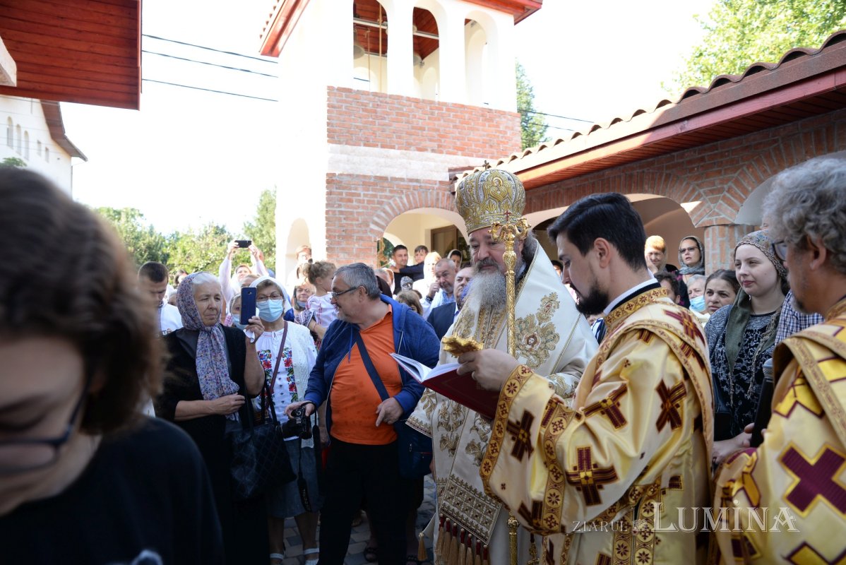 Înnoire și sfințire la biserica Parohiei „Sfânta Irina” din Voluntari 183762