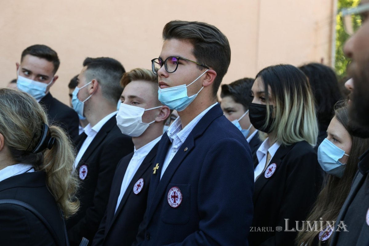 Binecuvântare arhierească pentru elevii şi profesorii Seminarului Teologic Liceal Ortodox „Dumitru Stăniloae” din Braşov 183884
