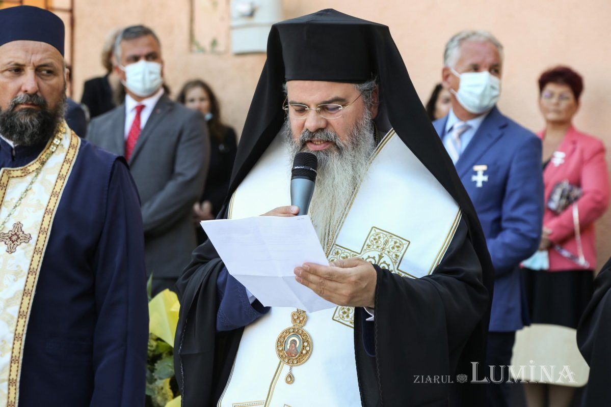 Binecuvântare arhierească pentru elevii şi profesorii Seminarului Teologic Liceal Ortodox „Dumitru Stăniloae” din Braşov 183886