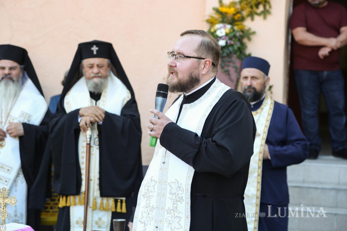 Binecuvântare arhierească pentru elevii şi profesorii Seminarului Teologic Liceal Ortodox „Dumitru Stăniloae” din Braşov 183887