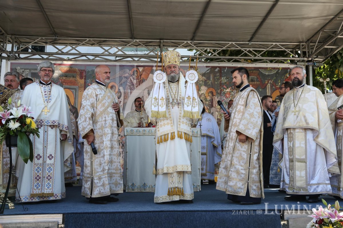 Piatră de temelie pentru noua biserică a Parohiei Braşov-Valea Cetăţii II 183863