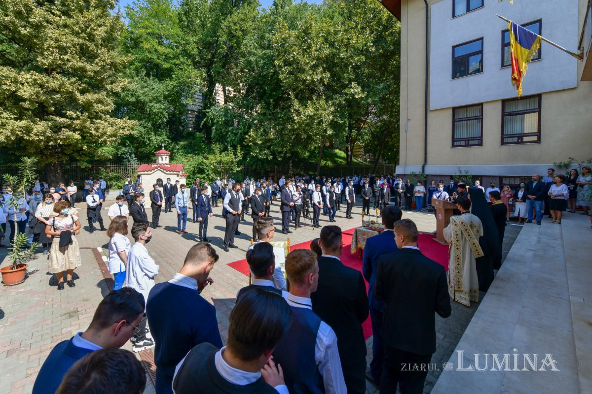 Deschiderea noului an școlar la Seminarul Teologic din Capitală 184381