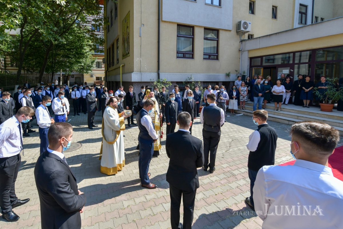 Deschiderea noului an școlar la Seminarul Teologic din Capitală 184385