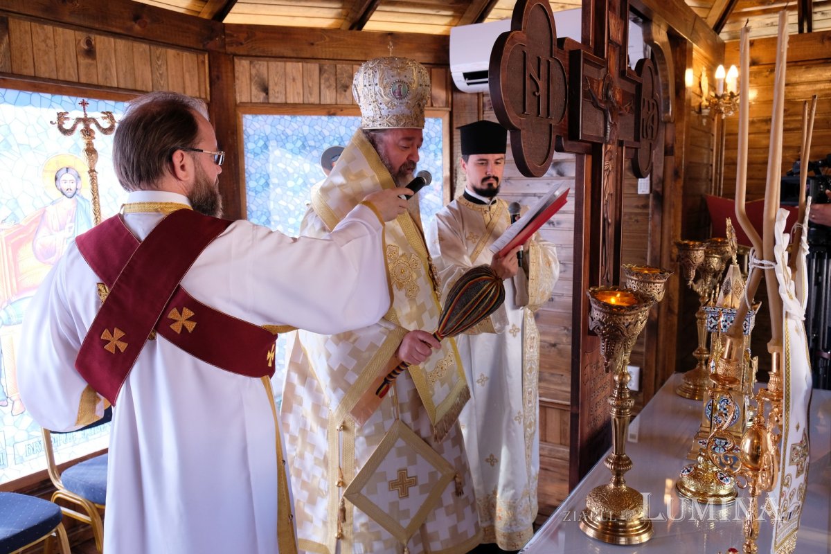 Un Altar de vară și o nouă raclă, sfințite la o parohie ilfoveană 184682