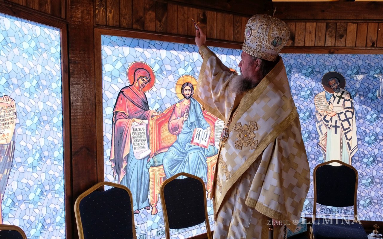 Un Altar de vară și o nouă raclă, sfințite la o parohie ilfoveană 184686