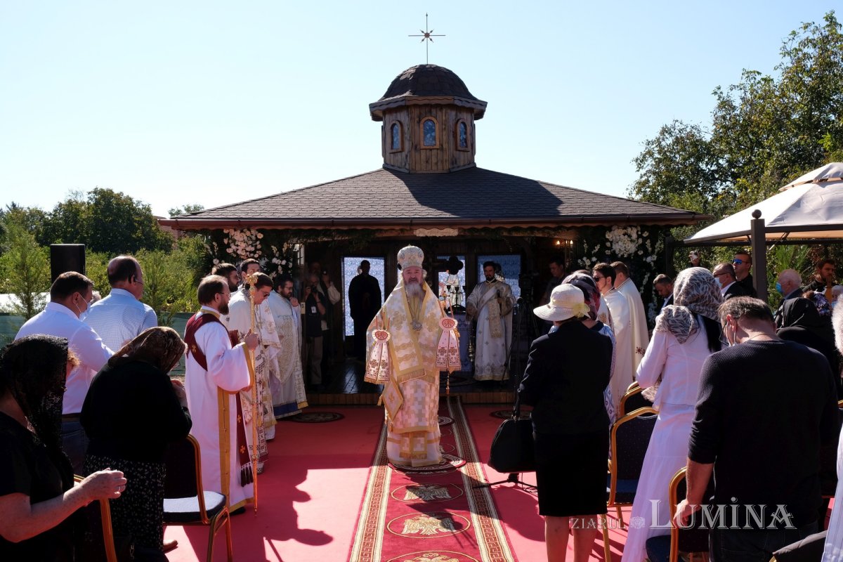 Un Altar de vară și o nouă raclă, sfințite la o parohie ilfoveană 184696