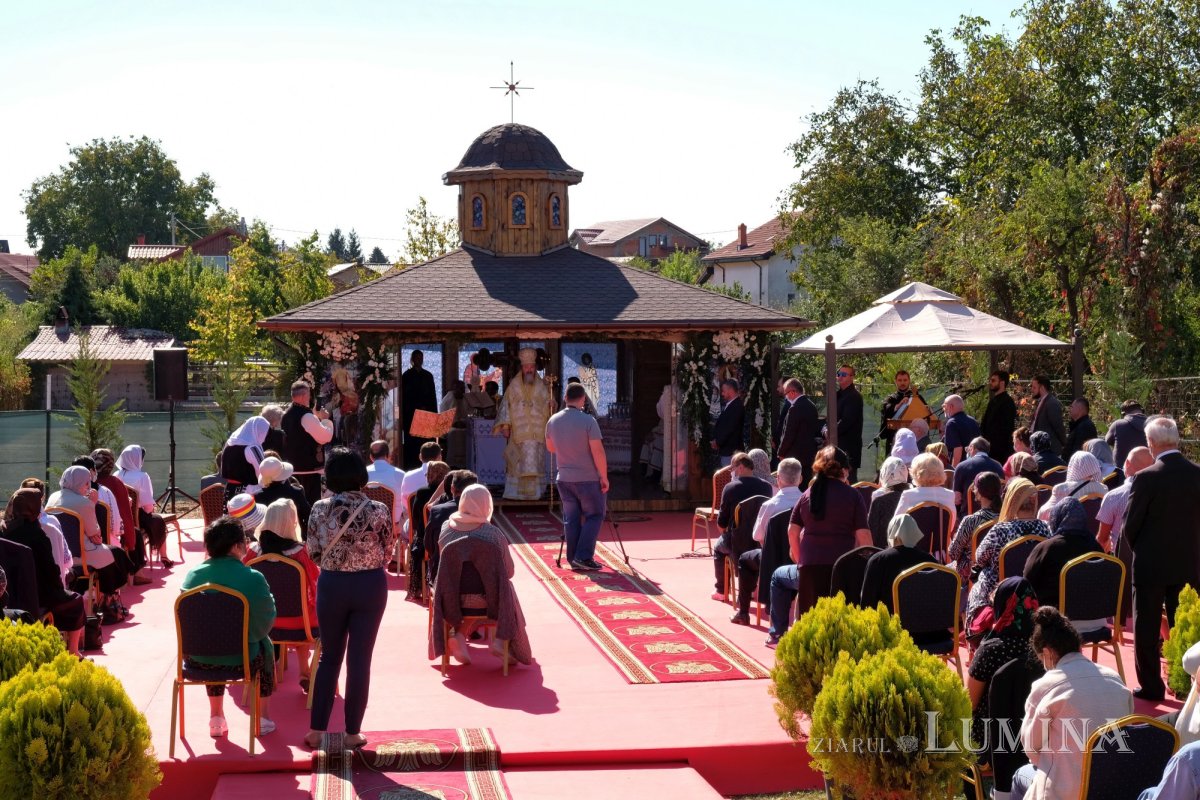 Un Altar de vară și o nouă raclă, sfințite la o parohie ilfoveană 184700