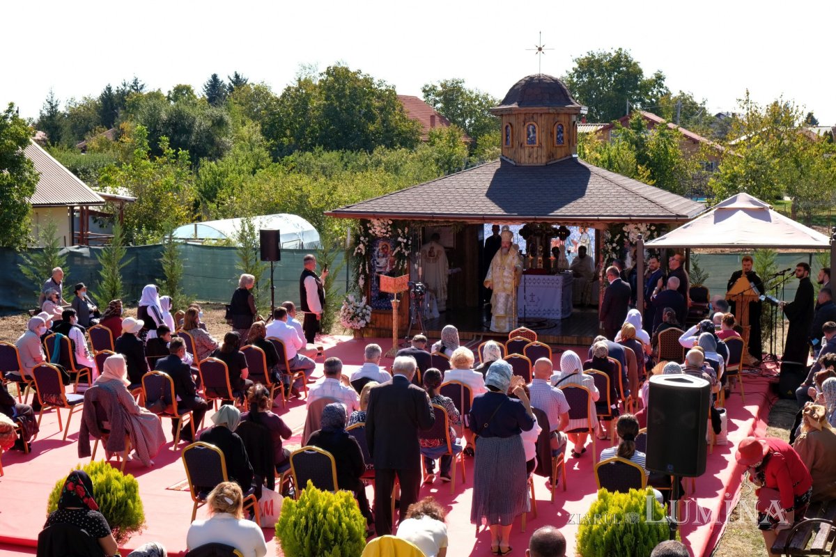 Un Altar de vară și o nouă raclă, sfințite la o parohie ilfoveană 184702