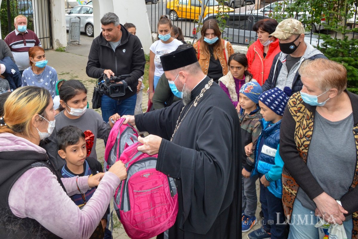 Ghiozdane complet echipate pentru elevi de la Protoieria Sector 3 Capitală 185099