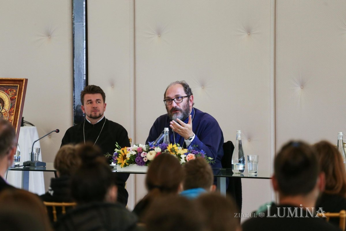 Părintele Constantin Necula s-a întânit cu 320 de elevi. „Învăţaţi că ce aveţi de făcut vă aparţine!” 185165