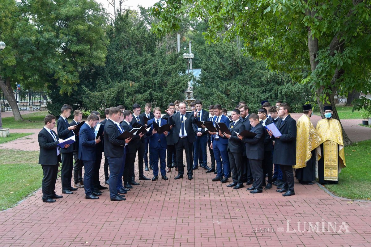 Episcopul Nifon Niculescu s-a întors pentru vremelnica odihnă în ctitoria sa din Galaţi 185264