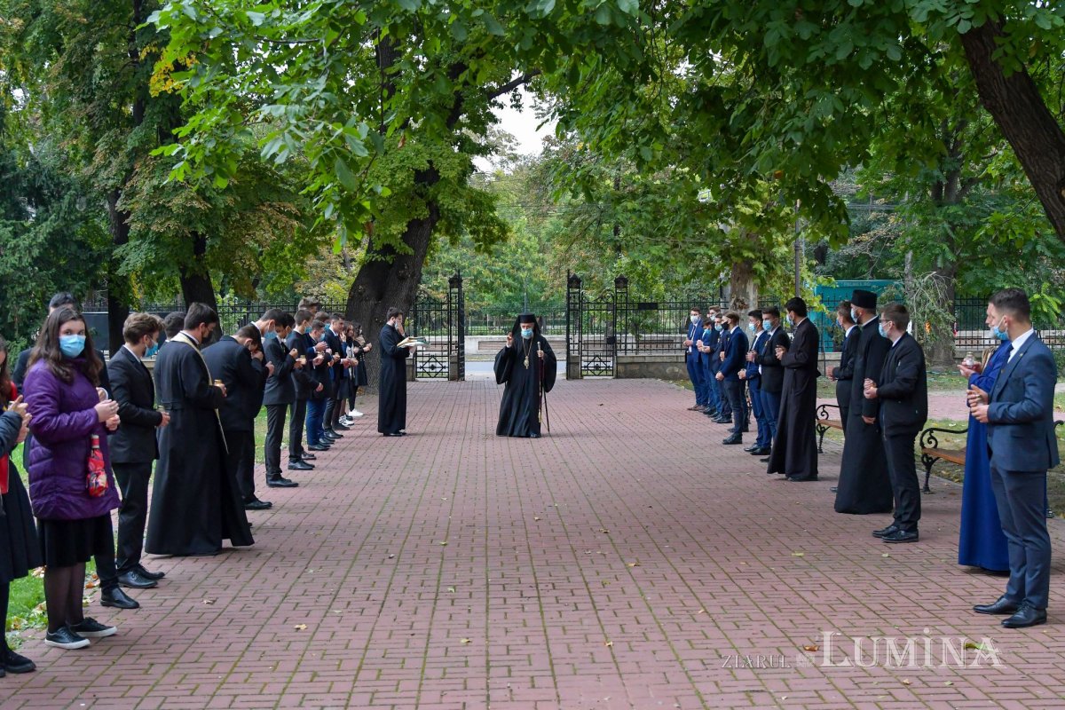 Episcopul Nifon Niculescu s-a întors pentru vremelnica odihnă în ctitoria sa din Galaţi 185265