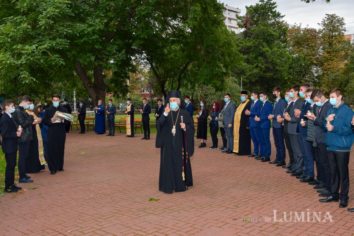 Episcopul Nifon Niculescu s-a întors pentru vremelnica odihnă în ctitoria sa din Galaţi 185266