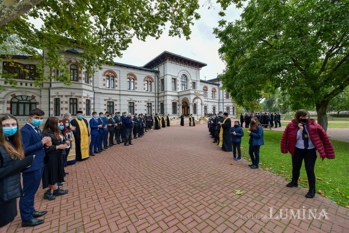 Episcopul Nifon Niculescu s-a întors pentru vremelnica odihnă în ctitoria sa din Galaţi 185269