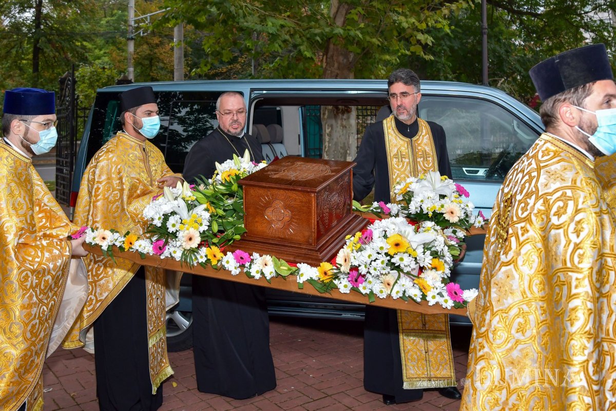 Episcopul Nifon Niculescu s-a întors pentru vremelnica odihnă în ctitoria sa din Galaţi 185270