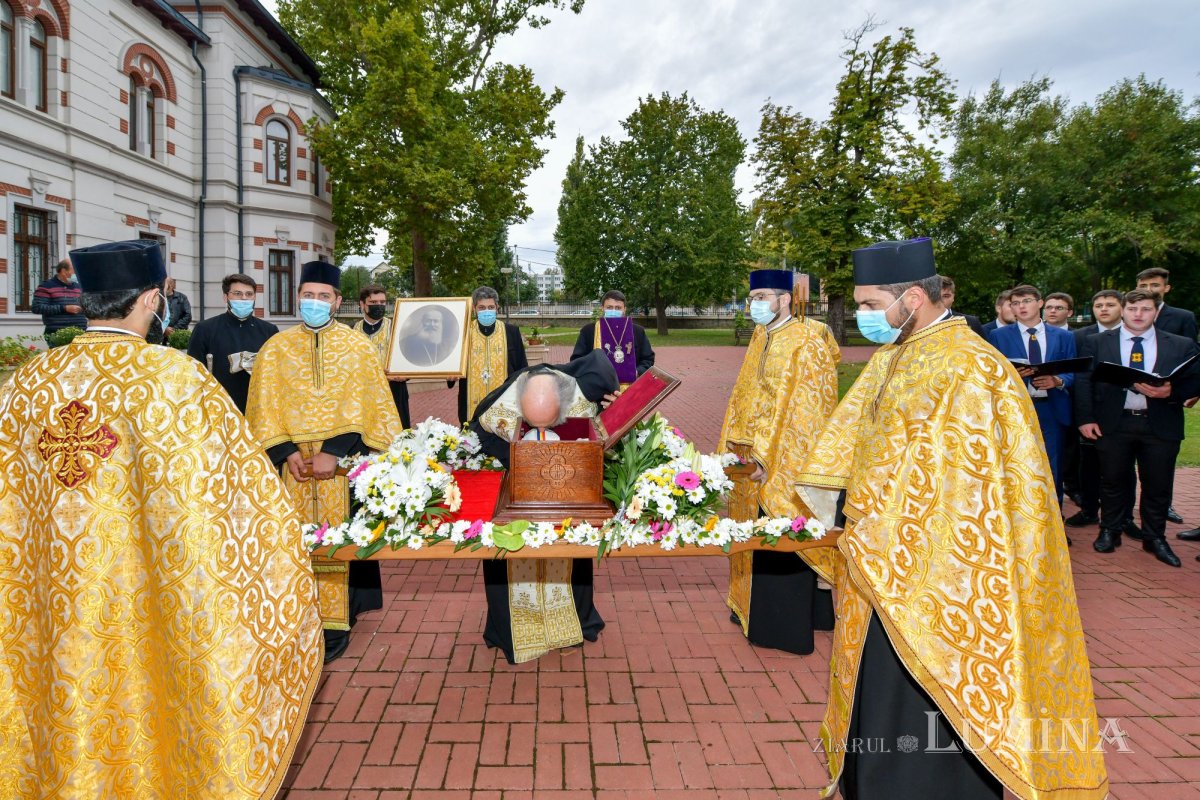 Episcopul Nifon Niculescu s-a întors pentru vremelnica odihnă în ctitoria sa din Galaţi 185279