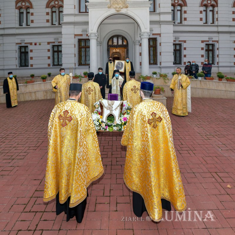 Episcopul Nifon Niculescu s-a întors pentru vremelnica odihnă în ctitoria sa din Galaţi 185282