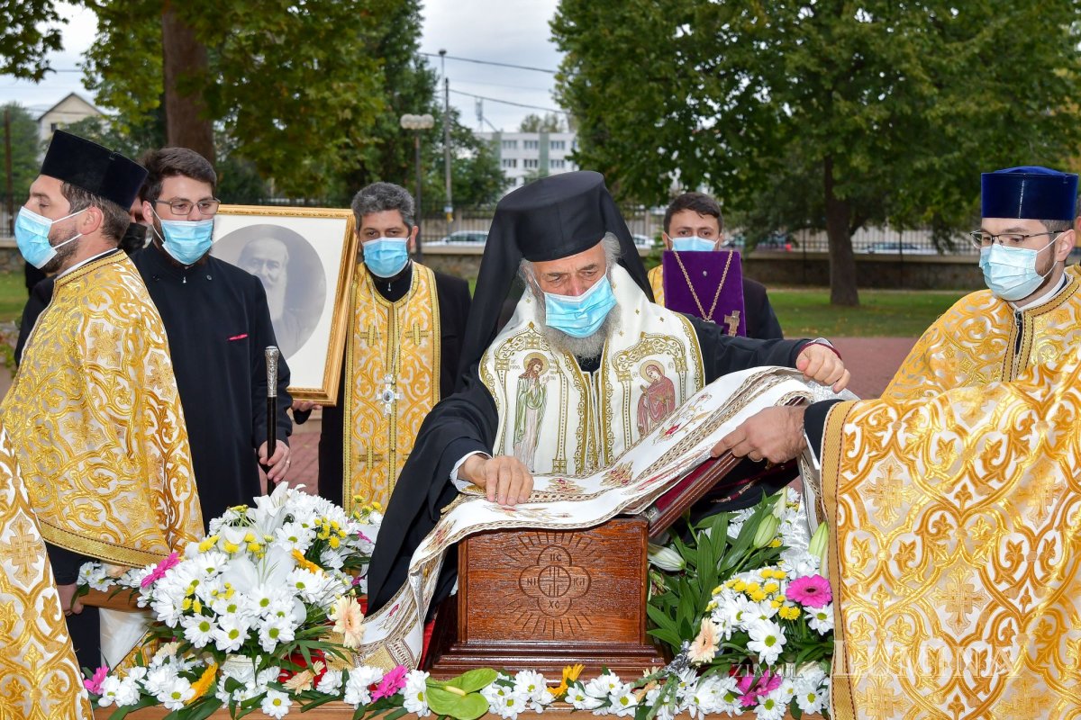 Episcopul Nifon Niculescu s-a întors pentru vremelnica odihnă în ctitoria sa din Galaţi 185283