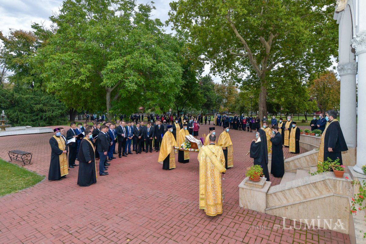 Episcopul Nifon Niculescu s-a întors pentru vremelnica odihnă în ctitoria sa din Galaţi 185285