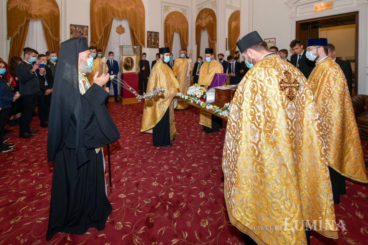 Episcopul Nifon Niculescu s-a întors pentru vremelnica odihnă în ctitoria sa din Galaţi 185291