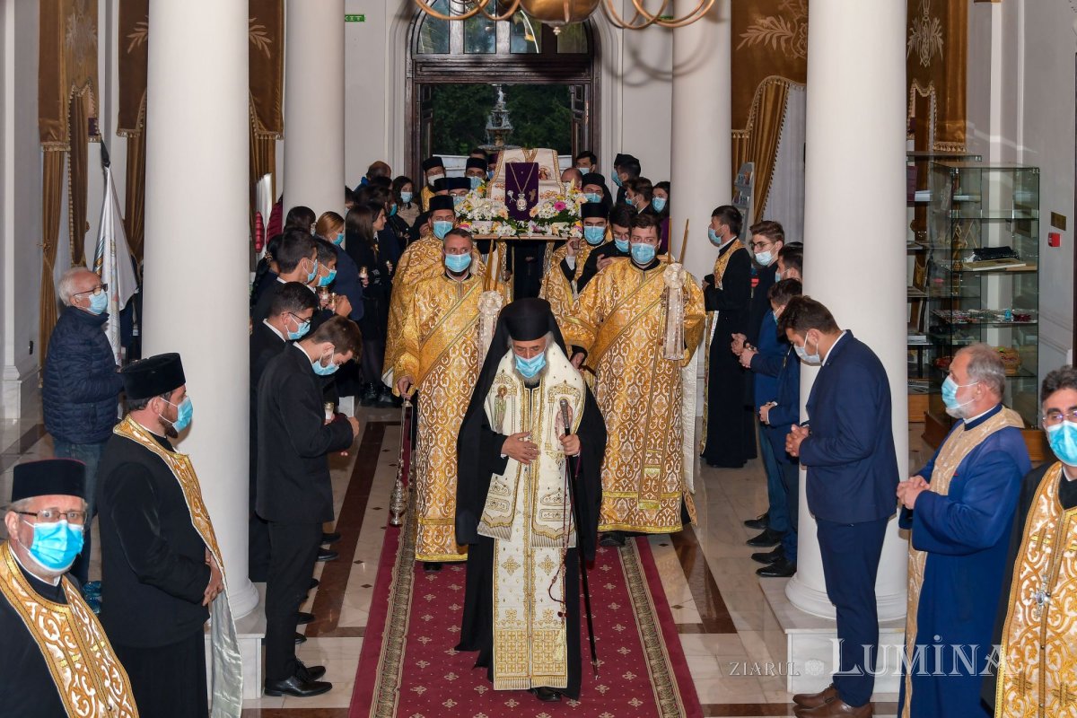 Episcopul Nifon Niculescu s-a întors pentru vremelnica odihnă în ctitoria sa din Galaţi 185293