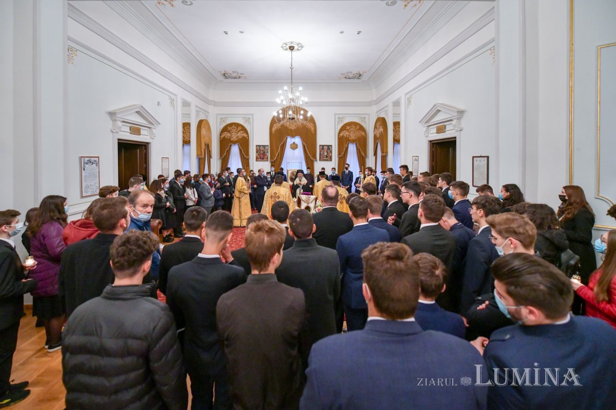 Episcopul Nifon Niculescu s-a întors pentru vremelnica odihnă în ctitoria sa din Galaţi 185294