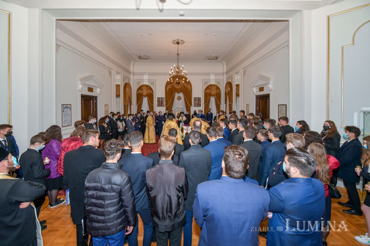 Episcopul Nifon Niculescu s-a întors pentru vremelnica odihnă în ctitoria sa din Galaţi 185295