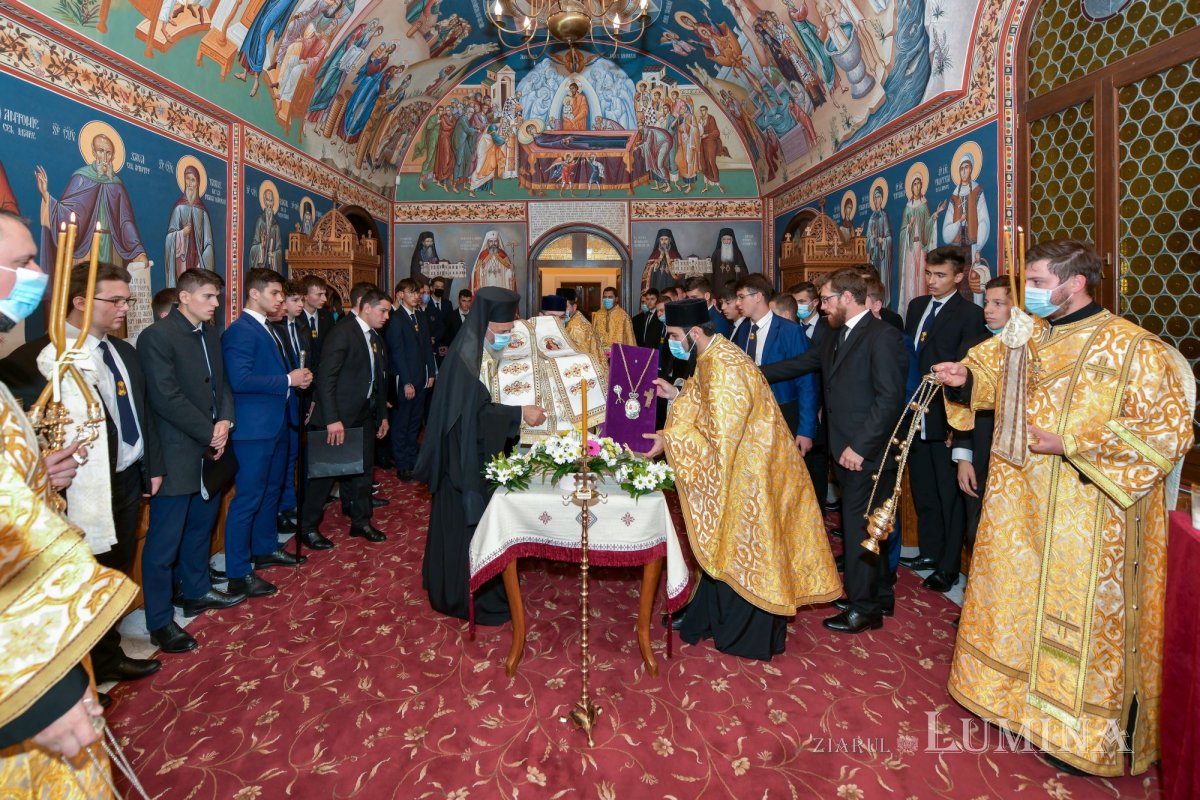 Episcopul Nifon Niculescu s-a întors pentru vremelnica odihnă în ctitoria sa din Galaţi 185303