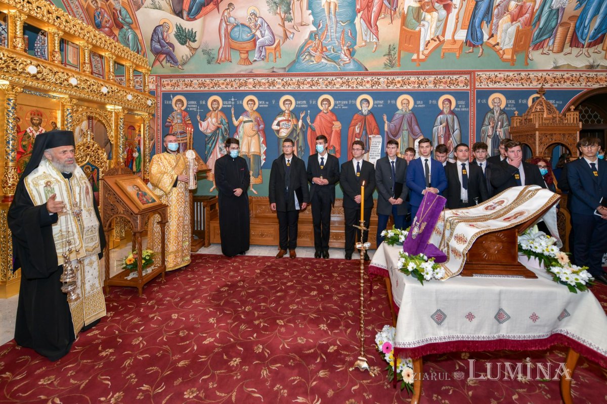 Episcopul Nifon Niculescu s-a întors pentru vremelnica odihnă în ctitoria sa din Galaţi 185306