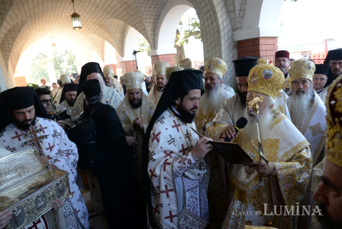 Biserica Mănăstirii Pantocrator a primit veșmântul sfințeniei 185446