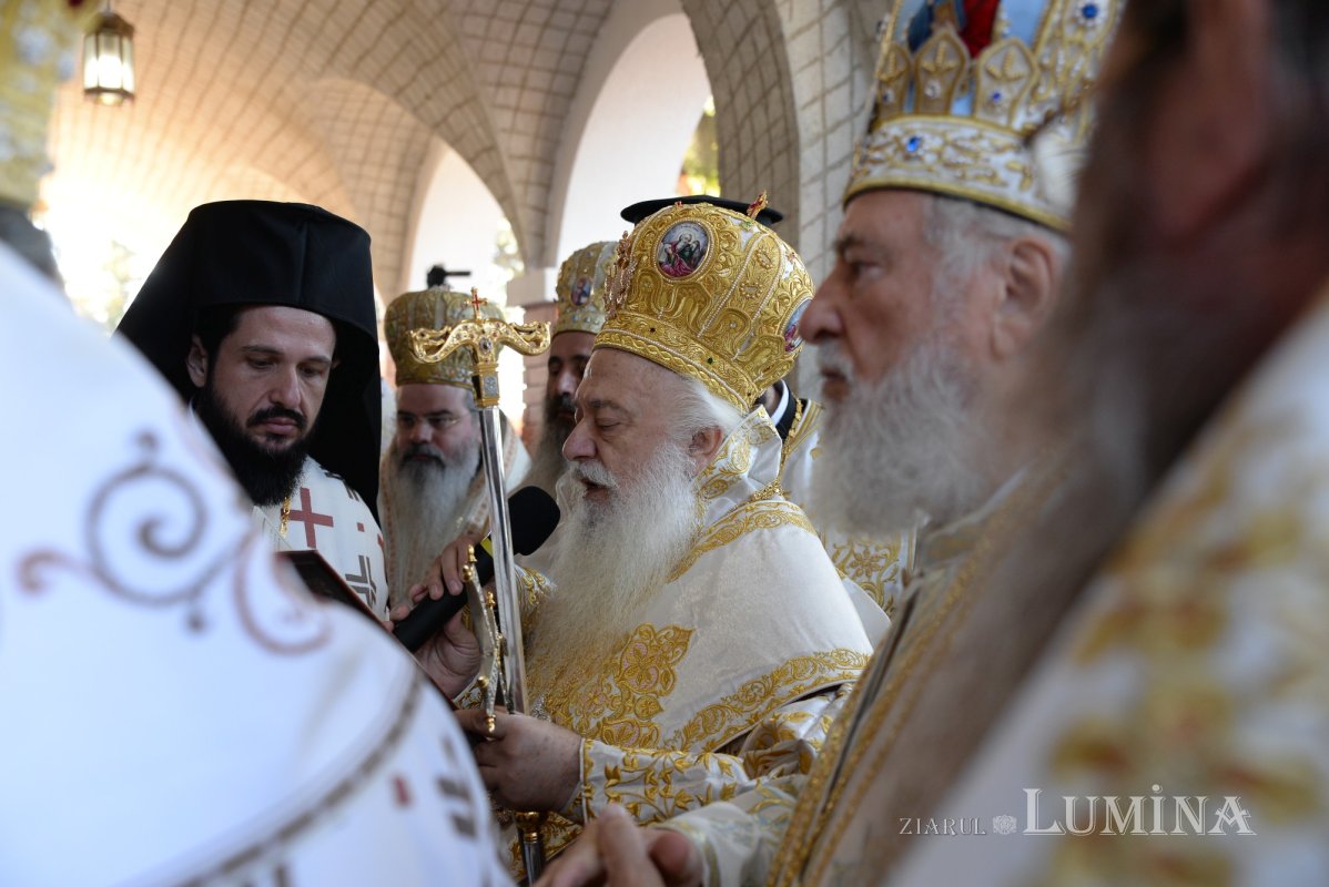 Biserica Mănăstirii Pantocrator a primit veșmântul sfințeniei 185447