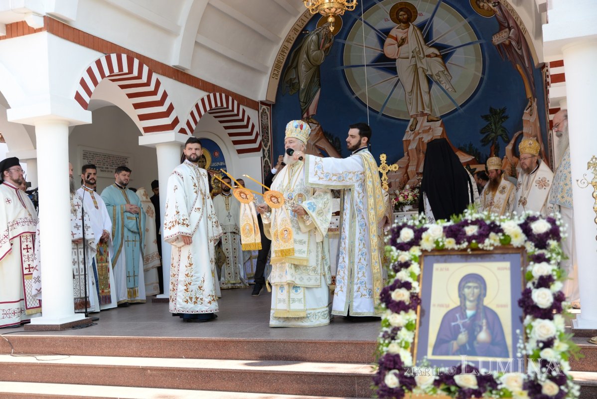 Biserica Mănăstirii Pantocrator a primit veșmântul sfințeniei 185478