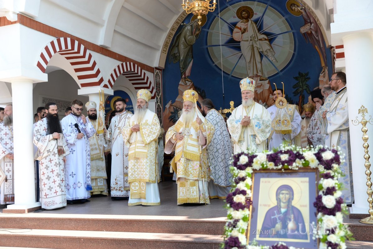 Biserica Mănăstirii Pantocrator a primit veșmântul sfințeniei 185480