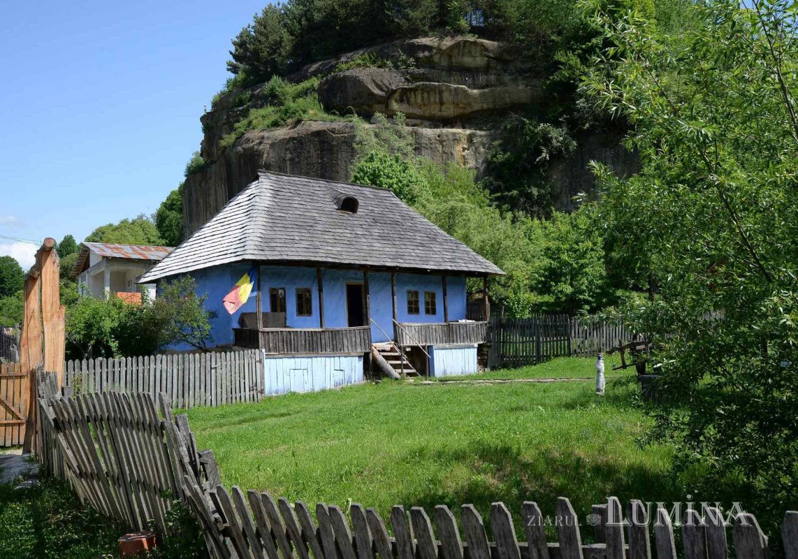 Curtea mamei Uța, unde retrăiești revelația veșniciei 184987