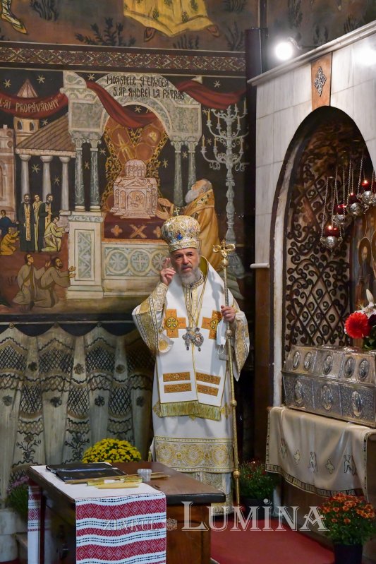 Osemintele Episcopului Nifon Niculescu au fost așezate în cripta ctitoriei sale 185496