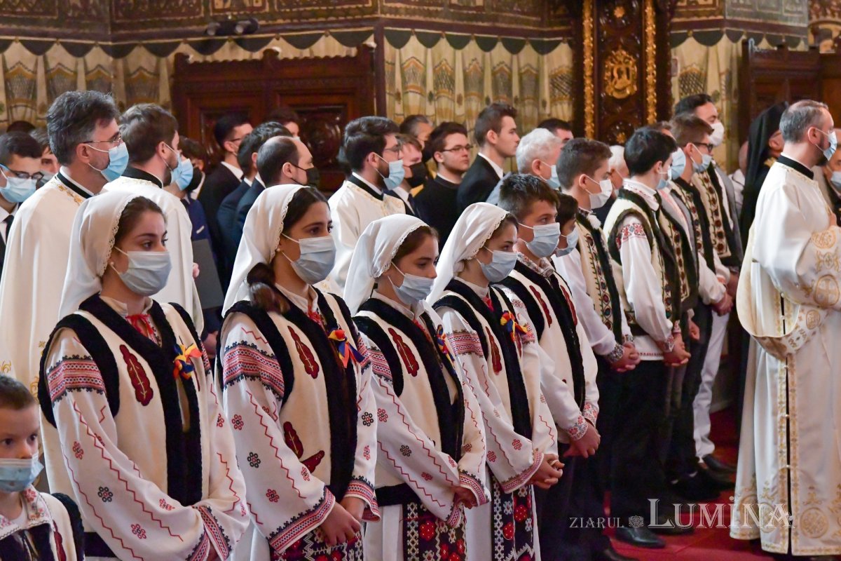 Osemintele Episcopului Nifon Niculescu au fost așezate în cripta ctitoriei sale 185498