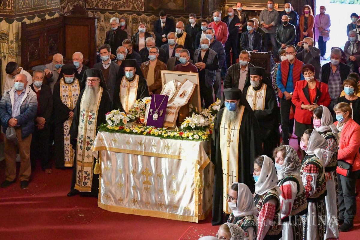 Osemintele Episcopului Nifon Niculescu au fost așezate în cripta ctitoriei sale 185503