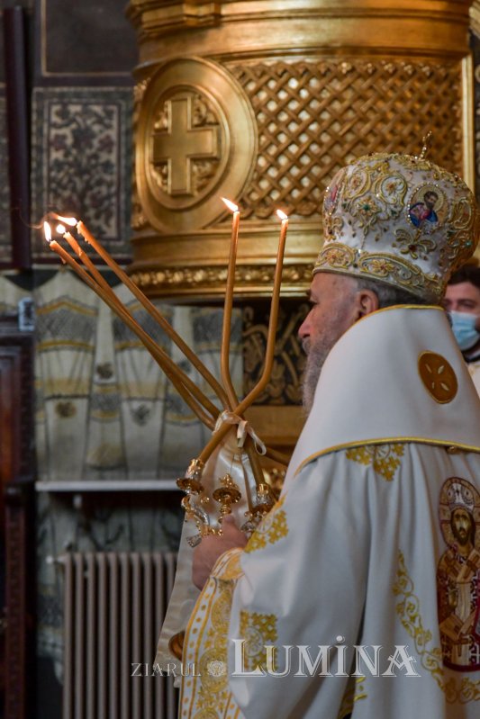 Osemintele Episcopului Nifon Niculescu au fost așezate în cripta ctitoriei sale 185515