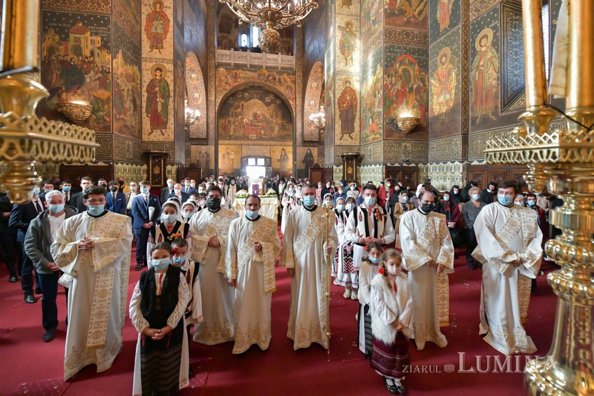 Osemintele Episcopului Nifon Niculescu au fost așezate în cripta ctitoriei sale 185517