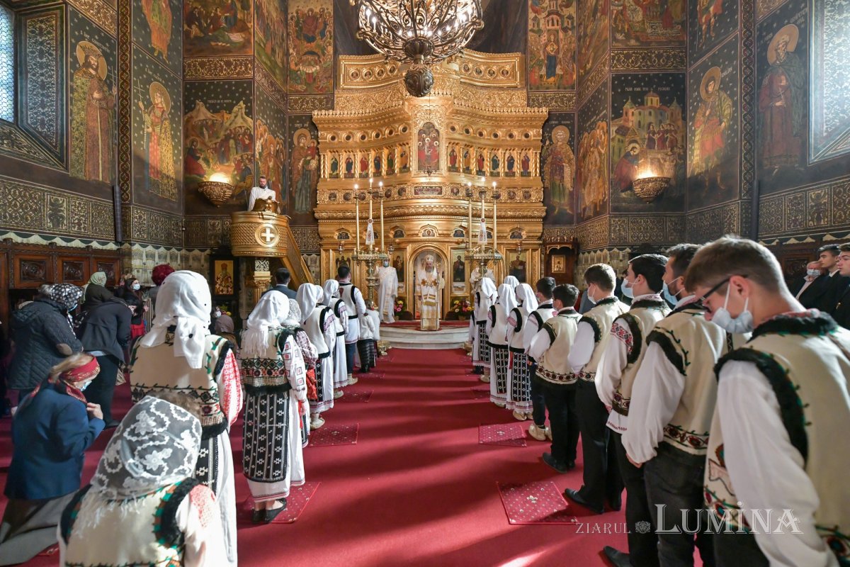 Osemintele Episcopului Nifon Niculescu au fost așezate în cripta ctitoriei sale 185518