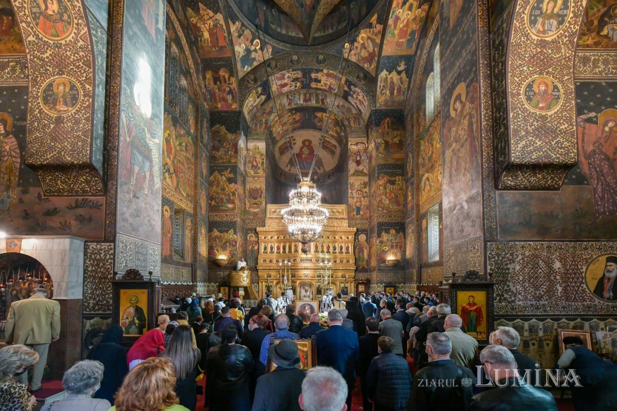 Osemintele Episcopului Nifon Niculescu au fost așezate în cripta ctitoriei sale 185521