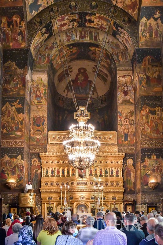 Osemintele Episcopului Nifon Niculescu au fost așezate în cripta ctitoriei sale 185522