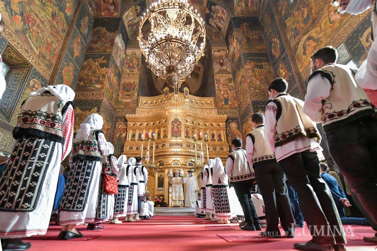 Osemintele Episcopului Nifon Niculescu au fost așezate în cripta ctitoriei sale 185527