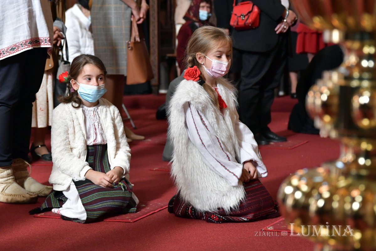 Osemintele Episcopului Nifon Niculescu au fost așezate în cripta ctitoriei sale 185528