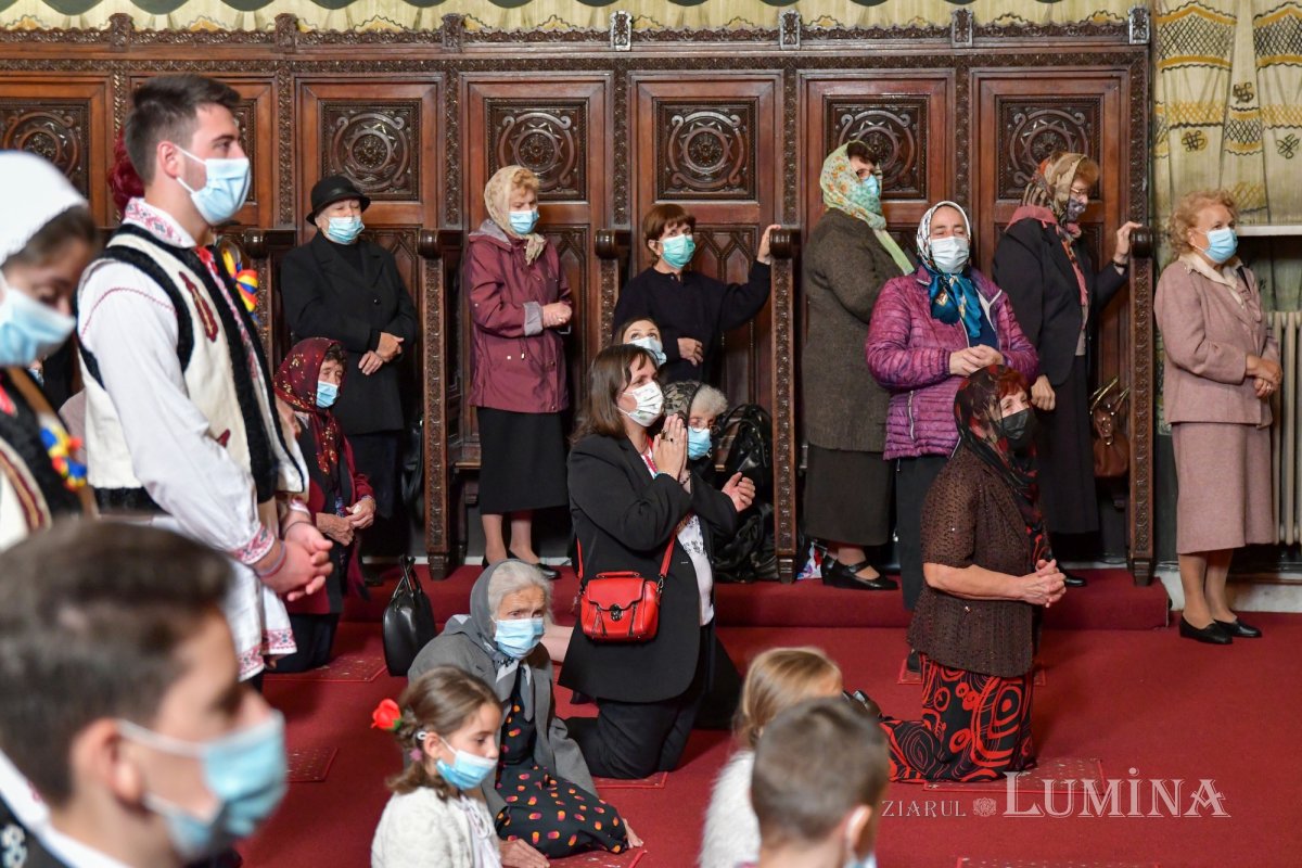 Osemintele Episcopului Nifon Niculescu au fost așezate în cripta ctitoriei sale 185529