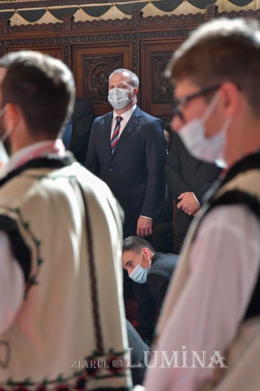 Osemintele Episcopului Nifon Niculescu au fost așezate în cripta ctitoriei sale 185530